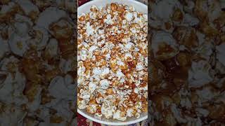 فشار بالكراميل لذيييذ 🍿 الفيديو كامل في قناتي popcorn caramel [upl. by Einneg14]