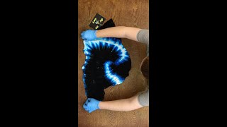 How to Tie Dye a Lightning Swirl Super Spiral in 30 Seconds Shorts [upl. by Baryram]