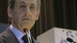 Moscou Sarkozy face aux étudiants russes avant de s’entretenir avec Poutine [upl. by Alehs]