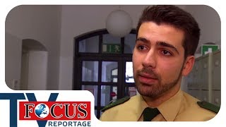 Traumberuf Polizist Prüfungsstress für Polizeianwärter  Focus TV Reportage [upl. by Leyes]