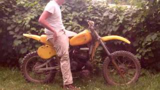 1980 Yamaha YZ250 funny start [upl. by Shirah597]