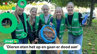 Honderden kinderen ruimen afval op [upl. by Dnomsed]