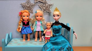 Ice powers  Elsa amp Anna toddlers decorate Elsas room  surprise  Barbie dolls [upl. by Ihpen718]