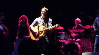 Amos Lee LIVE quotThe Windquot Beacon Theater NYC [upl. by Anaehs]