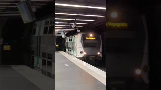 RER A UM de MI09 quotSans Voyageursquot à Paris Gare de Lyon [upl. by Anyg]