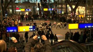 Flashmob Central Station Berlin  Staatsballett Berlin  Giorgio Madia [upl. by Harbird]