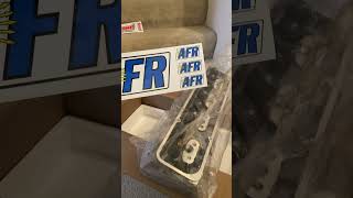 Summit racing aluminum heads sbc 350 unboxing [upl. by Uht45]