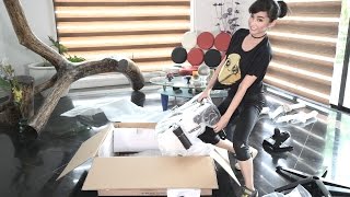 Secretlab Gaming Chair Throne V2 Unboxing  Alodia [upl. by Arimay]