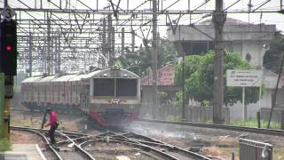 KRL JABODETABEK seriKL3 Rheostatik di stasiun Bekasi [upl. by Carlene]