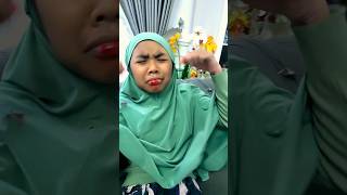 Riska Vlog Loncat Loncat di Sofa Gawat Mama Marah [upl. by Rodrigo]