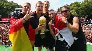 Weltmeister feiern auf der Fanmeile in Berlin [upl. by Minda]