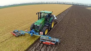 Ploughing amp Power Harrowing in one pass with a John Deere 7280R  Lemken Zirkon  Kverneland [upl. by Dorey]