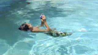 Daniel Kaczkowski Solves Rubiks Cube While Swimming [upl. by Seroka248]