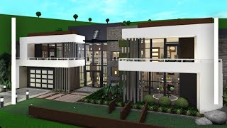 Modern House SpeedBuild  ROBLOX Bloxburg  300k [upl. by Wilfrid]