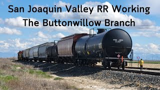 San Joaquin Valley RR Working the Buttonwillow Branch [upl. by Yblok]