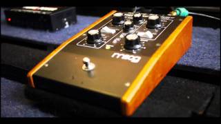 Moog MF104Z analog delay demo [upl. by Theran]