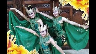 TARI MERAK Peacock Dance Kreasi Baru Jawa Tengah  Indonesian Dance HD [upl. by Ube832]