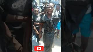 Moçambique manifestação em cabo delgado pemba vestuário de luto  roupa preta 21112024  Vm7 [upl. by Barrow638]