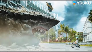 A shark that came to the land scared a little girl to tears  Land Shark  YOUKU MONSTER MOVIE [upl. by Lehctim367]