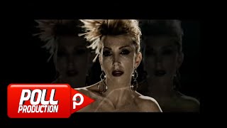 Hande Yener  Yasak Aşk amp Sopa [upl. by Nur104]