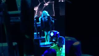 Blondie at Glasgow Hydro 2017 Tide is high [upl. by Lura]