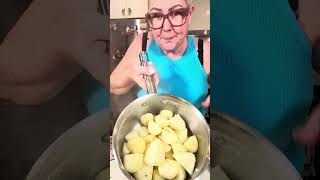 The best Roasted Potatoes I’ve ever cooked roastedpotatoes crispypotatoes easyrecipe [upl. by Alexis]