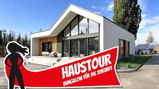 Bungalow Haustour Vision für die Zukunft und moderner Luxus  Elk Fertighaus  Hausbau Helden [upl. by Dominica]