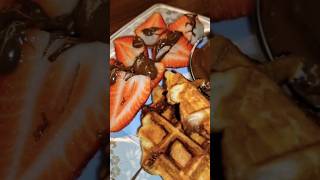 Waffel Croissant easyrecipe yummyfood strawberry nutella [upl. by Alathia]