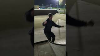 Slow royale at Whiteley skatepark inlineskating rollerblading asmr skate [upl. by Htide]