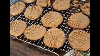 The easiest peanut butter cookie recipe you’ll ever find 🥜 🍪 😋 [upl. by Pamela]