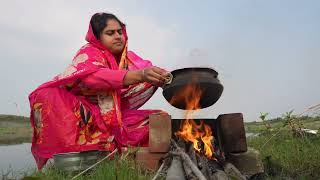 নদীর তীরে ইলিশ পোলাও রান্না  Village life with Shampa [upl. by Notseh778]