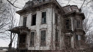 WOMAN DIED in this Abandoned 1940s HOARDER HOUSE [upl. by Buine764]