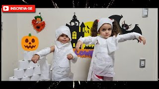 AS MÚMIAS DE PAPAEL HIGIÊNICO  Fantasia de Halloween infantil [upl. by Ahsiner]