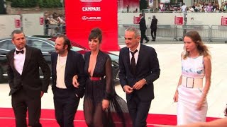 Double Vies avec Binoche et Canet est présenté à Venise [upl. by Tigram330]