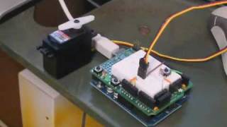 Tutorial  Use an Arduino to control a Servo motor [upl. by Melas]