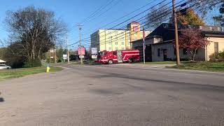 Knoxville Fire Department Squad 14 Responding [upl. by Weinshienk294]