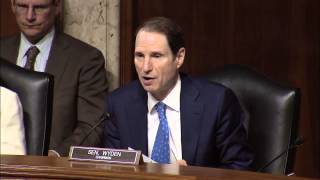 Wyden questions Moniz on Hanford [upl. by Iharas]