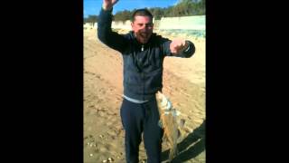 Surfcasting invernale in Sicilia La nostra prima regina 15kg [upl. by Martica]