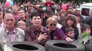 Lugansk May Day 2014 Russian Anthem [upl. by Lusty]