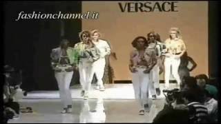 SUSAN HOLMES CATWALK VERSACE SPRING SUMMER MILÁN 1992 [upl. by Yk]