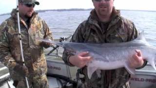 Spoonbill Snagging Action BIG PADDLEFISH PULLING HARD [upl. by Maryann]