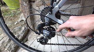 Tuto Régler un dérailleur arrière de vélo [upl. by Iloj]