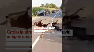 Crolla la strada tra Lodi e Pavia e si apre una voragine un auto si ferma a pochi metri dalla buca [upl. by Yejus]