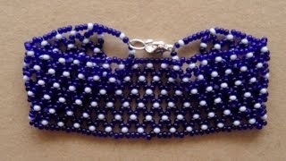 Ein Elegantes Perlenbesetztes Armband Herstellen  DIY Style  Guidecentral [upl. by Latsyrhk]