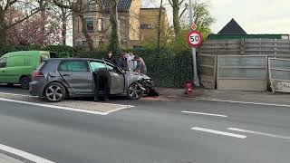 Auto knalt op terras café Stad Torhout in Ruddervoorde [upl. by Areemas]