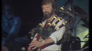 Glen Campbell Live in Dublin 1 May 1981  Mull Of Kintyre [upl. by Enytnoel]