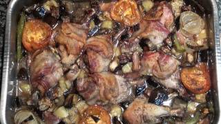 Jamoncitos de pollo al horno con verduras Vídeo receta 90 Aquí cocinamos todos Cooking recipe [upl. by Lanos]