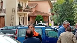 Racalmuto tensione e paura per donna barricata in casa con 2 figli  IL DETTAGLIO ONLINE [upl. by Hilleary338]