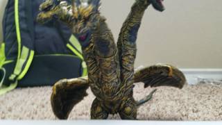 Keizer Ghidorah Bandai figure review [upl. by Ginnie941]