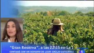 Gran Reserva  Emilio Gutiérrez Caba y Ángela Molina brindan por Gran Reserva [upl. by Yatnuahs62]